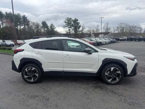 Used 2025 Subaru Crosstrek 2.5i Limited AWD/4WD image 4