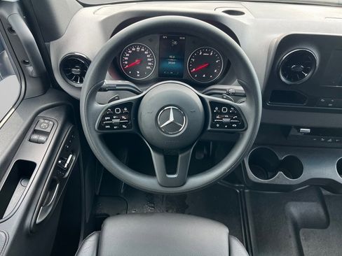 Used 2024 Mercedes-Benz Sprinter 2500 image 22