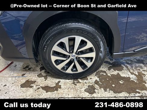 Used 2024 Subaru Outback Premium AWD/4WD image 11