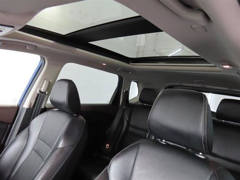 Used 2023 Nissan Rogue SL AWD/4WD image 17