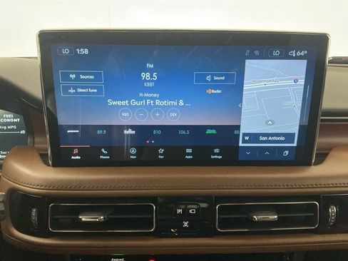 Used 2022 Lincoln Nautilus Reserve w/ Equipment Group 201A image 11