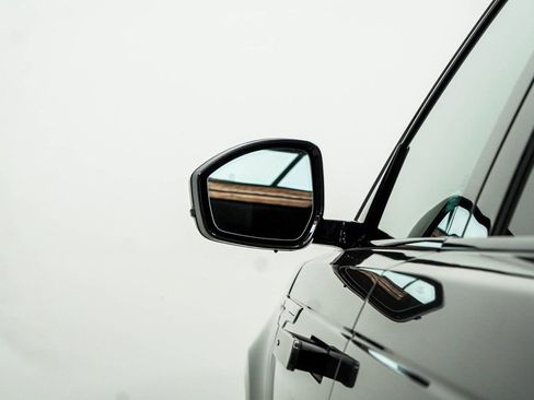 Used 2023 Land Rover Range Rover Velar R-Dynamic S image 14