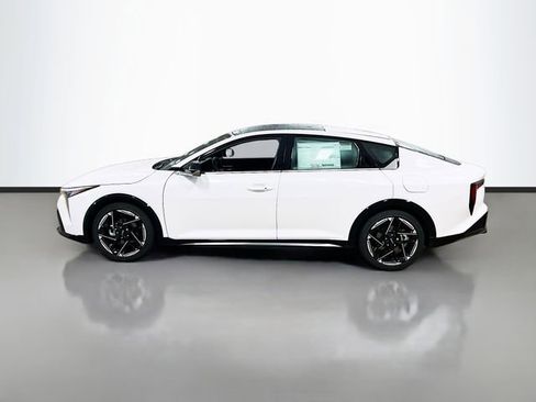 New 2025 Kia K4 GT-Line image 4