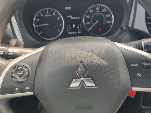 Used 2018 Mitsubishi Outlander SEL AWD/4WD image 11