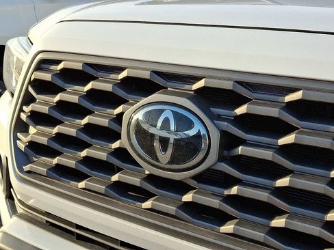 Used 2023 Toyota Tacoma TRD Off-Road image 5