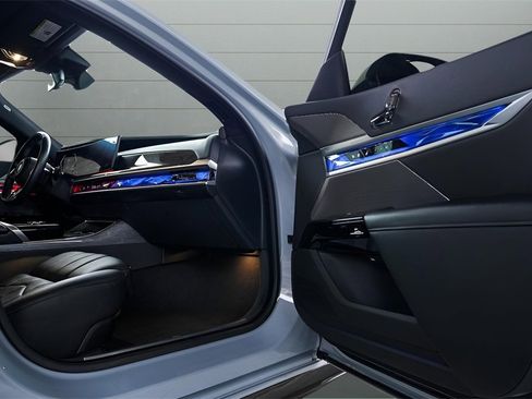 Used 2024 BMW i7 eDrive50 w/ M Sport Package image 76