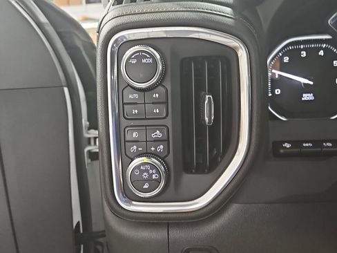 Certified 2022 GMC Sierra 1500 AT4 w/ AT4 Premium Package AWD/4WD image 31
