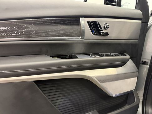 Used 2026 Cadillac Vistiq Platinum w/ LPO, Floor Liner Package AWD/4WD image 21