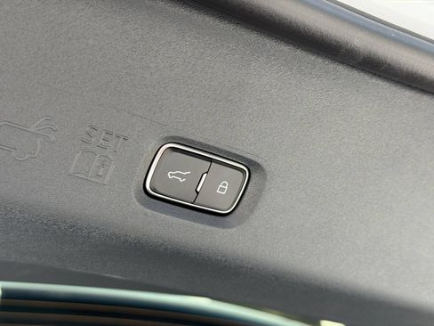 New 2026 Lincoln Navigator Reserve AWD/4WD image 9