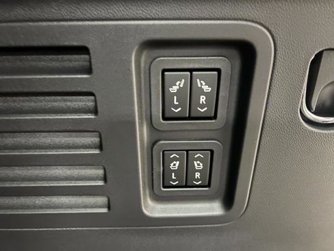 New 2026 Chevrolet Traverse RS w/ LPO, Floor Liner Package image 83