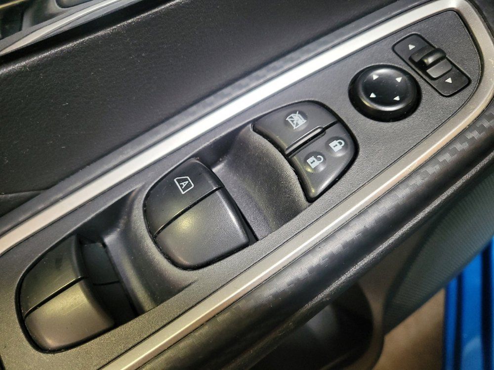 Used 2024 Nissan Versa SR FWD image 27