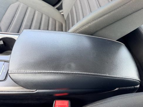 Used 2017 Ford Fusion SE w/ Fusion SE Technology Package FWD image 46