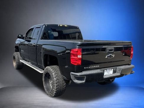 Used 2018 Chevrolet Silverado 1500 Custom w/ Custom Convenience Package AWD/4WD image 8