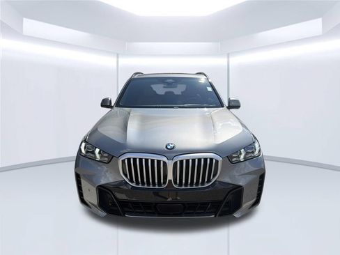 Used 2024 BMW X5 xDrive40i w/ M Sport Package AWD/4WD image 2