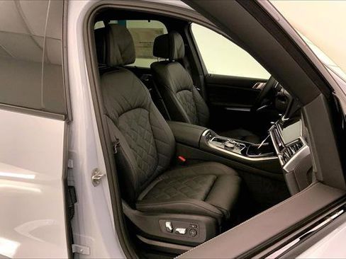 New 2026 BMW X5 M60i image 7