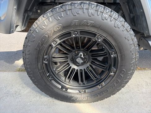 Used 2020 Jeep Gladiator Overland image 35