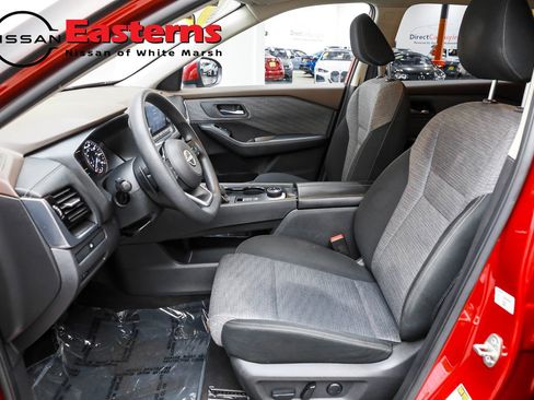 Used 2022 Nissan Rogue SV AWD/4WD image 14