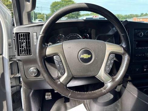 Used 2018 Chevrolet Express 3500 w/ Driver Convenience Package RWD image 26