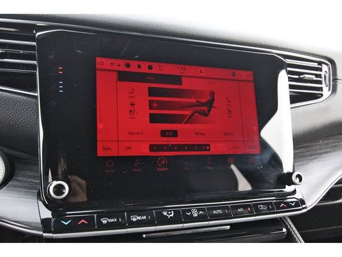 Used 2024 Jeep Wagoneer L Series II image 25