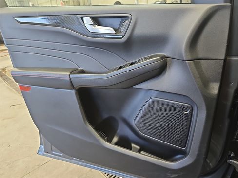 Used 2025 Ford Escape ST-Line image 25