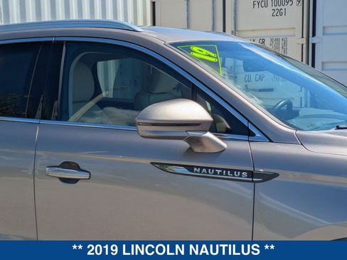 Used 2019 Lincoln Nautilus Select w/ Class II Trailer Tow Package FWD image 11