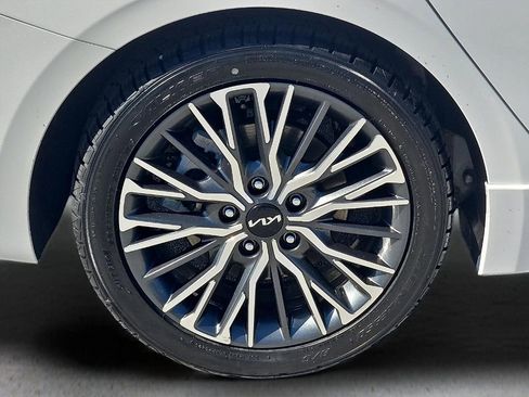 Used 2024 Kia Forte GT-Line w/ GT-Line Premium Package FWD image 8