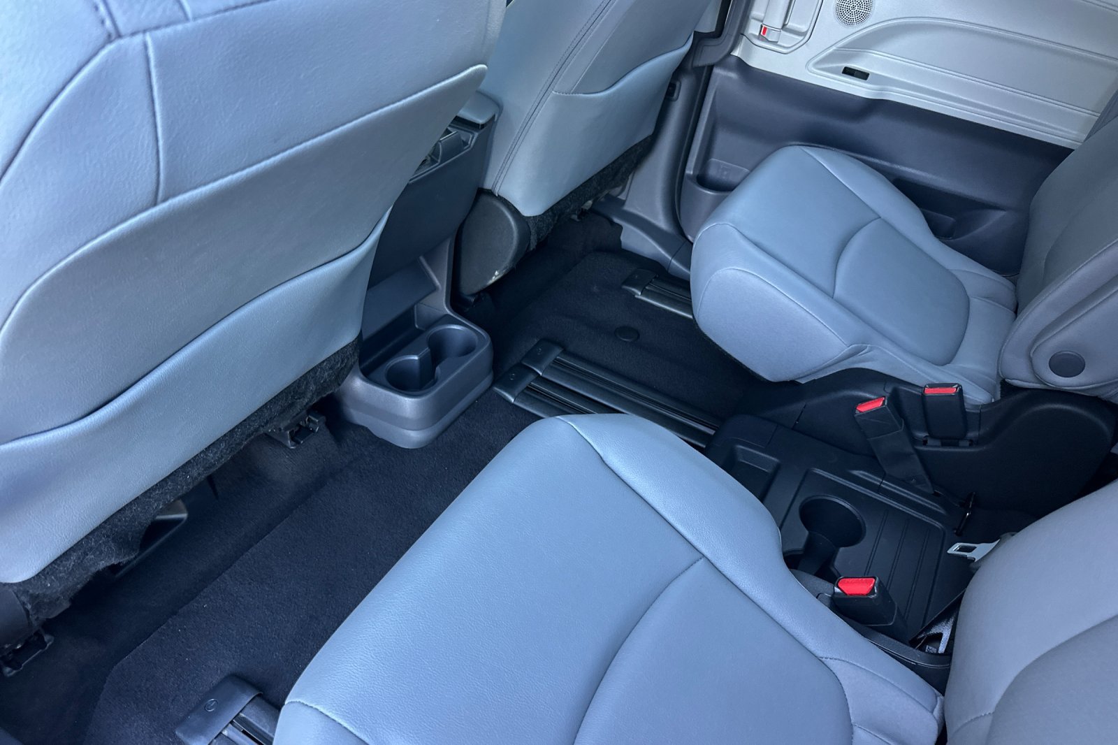 Certified 2023 Toyota Sienna XLE FWD image 15