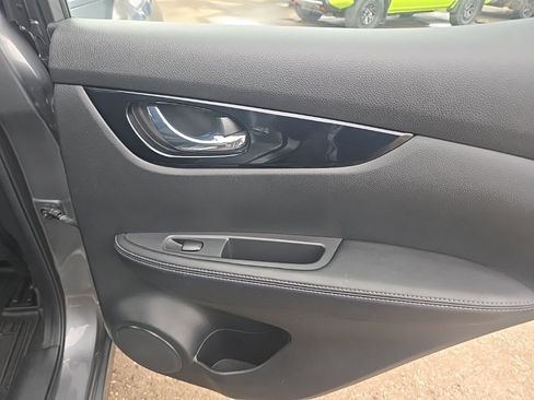 Used 2018 Nissan Rogue Sport SV w/ SV All-Weather Package image 28