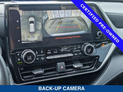 Used 2024 Toyota Highlander Platinum FWD image 34