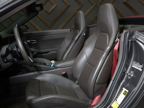 Used 2019 Porsche 911 Turbo image 35