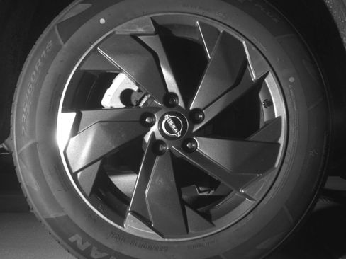 Used 2025 Nissan Rogue SV AWD/4WD image 18