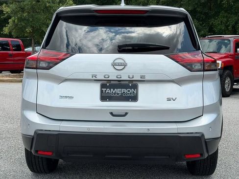 Used 2024 Nissan Rogue SV FWD image 3