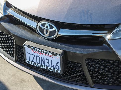 Used 2017 Toyota Camry XSE image 6