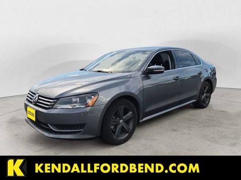 Used 2013 Volkswagen Passat 2.5 SE FWD image 1