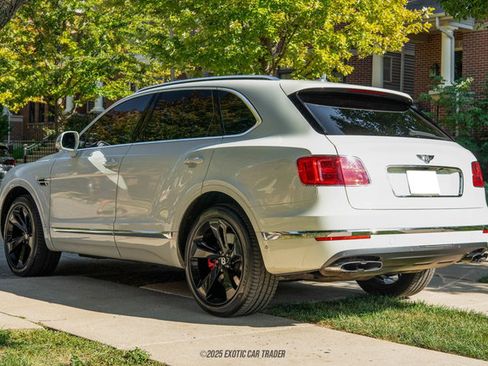 Used 2019 Bentley Bentayga image 6