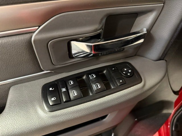 Used 2019 RAM 1500 Classic SLT AWD/4WD image 42