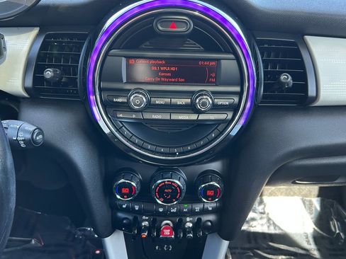 Used 2015 MINI Cooper 4-Door Hardtop image 23