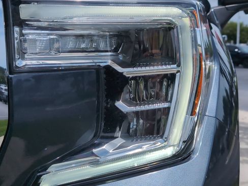 Used 2021 GMC Sierra 1500 SLT w/ SLT Convenience Package AWD/4WD image 6