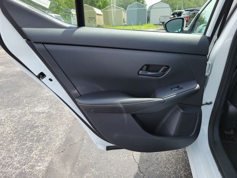 Used 2024 Nissan Sentra SV FWD image 21