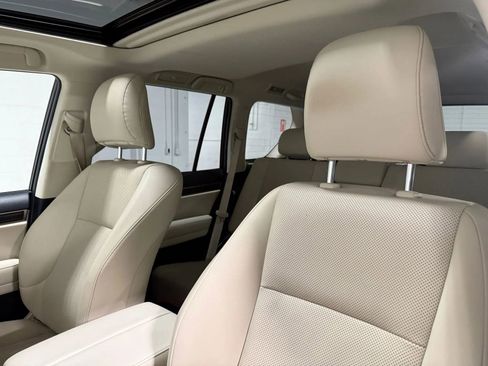 Used 2020 Lexus GX 460 Premium w/ Premium Package image 16