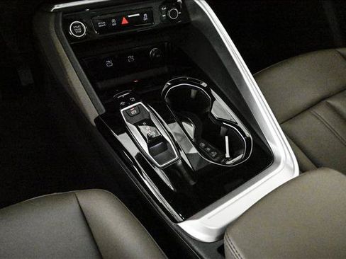 Certified 2025 Audi Q5 Premium w/ Convenience Package AWD/4WD image 12