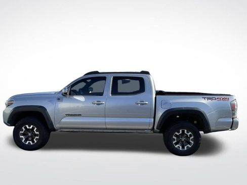 Used 2020 Toyota Tacoma TRD Off-Road image 2