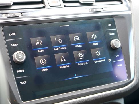 Used 2021 Volkswagen Tiguan SE w/ 3-Row Tiguan MDO Package image 14