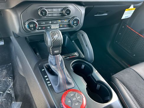 New 2025 Ford Bronco Raptor w/ Interior Carbon Fiber Pack AWD/4WD image 15