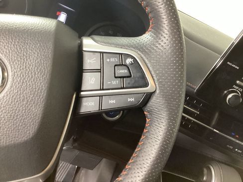 Used 2021 Toyota Sienna XSE FWD image 14
