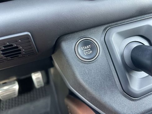 Used 2024 Land Rover Defender 110 X image 25