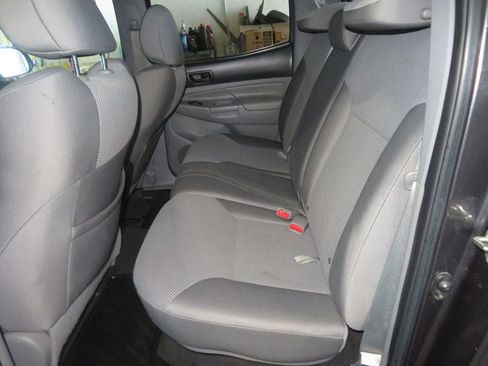 Used 2014 Toyota Tacoma 4x4 Double Cab w/ TRD Sport Package image 21