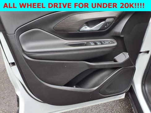 Used 2022 GMC Terrain SLE image 12