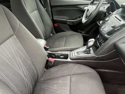 Used 2015 Ford Focus SE FWD image 8
