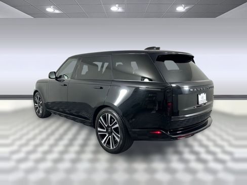 Used 2023 Land Rover Range Rover Long Wheelbase SE image 3